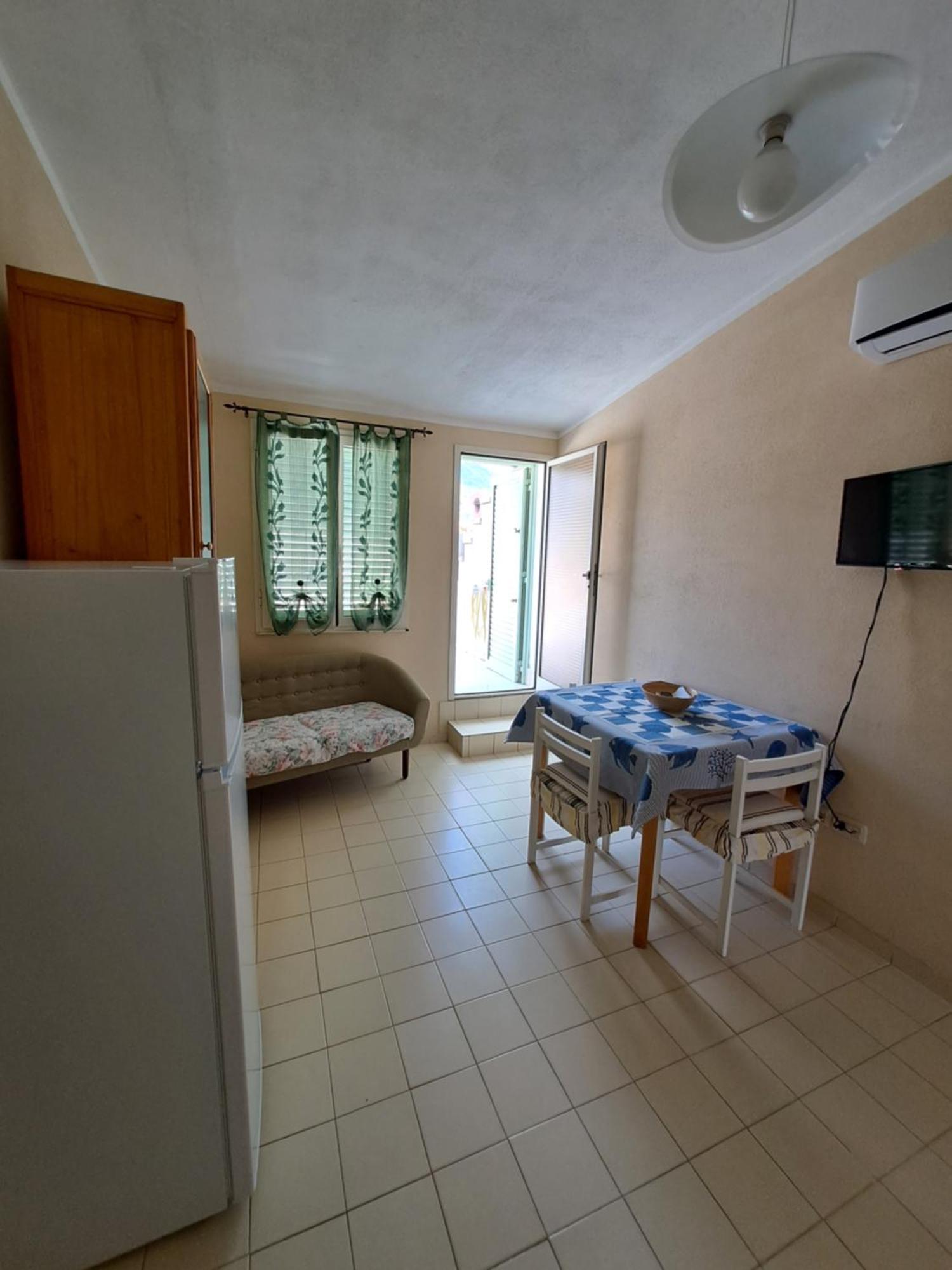 Appartamenti Teulada Di Laura Room photo
